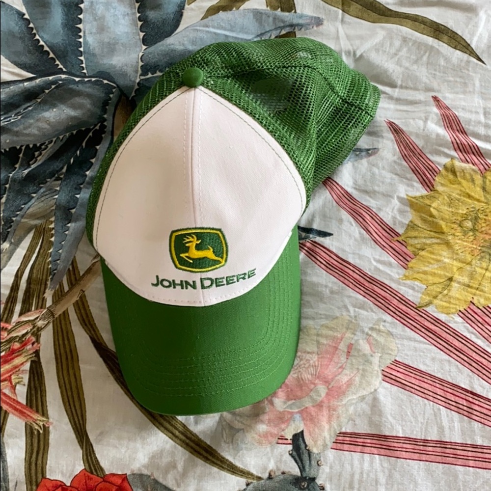 JOHN DEERE TRUCKER HAT